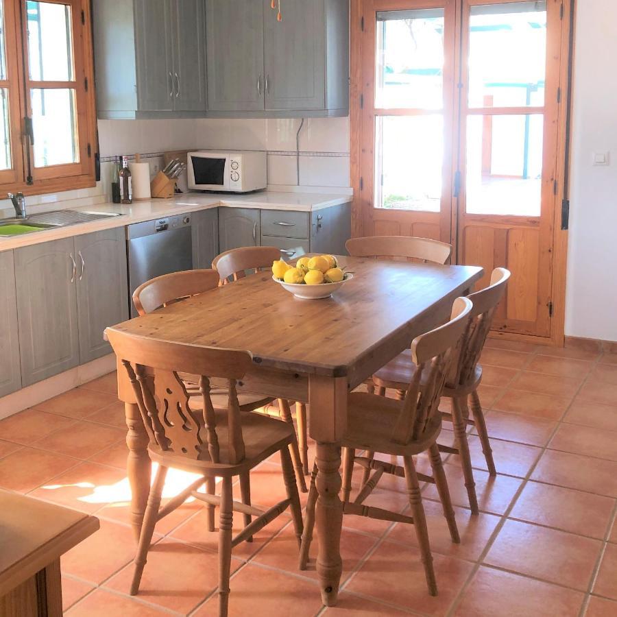 Cortijo Rocas Altas Villa Iznájar Eksteriør billede